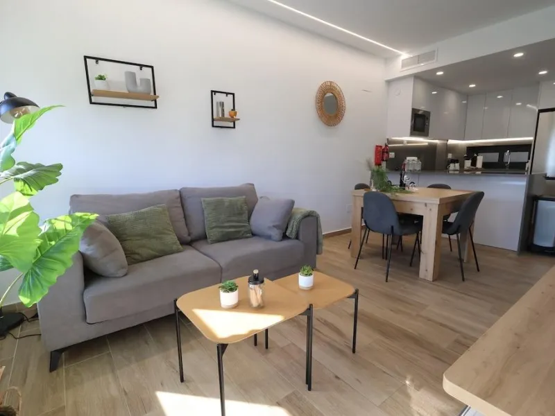 Modern & Move-In Ready Apartment in Villamartin