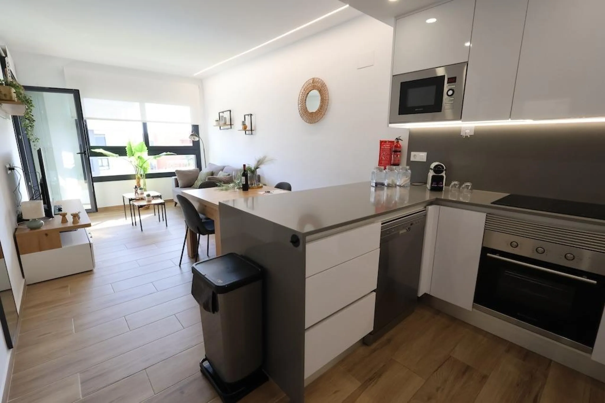 Modern & Move-In Ready Apartment in Villamartin