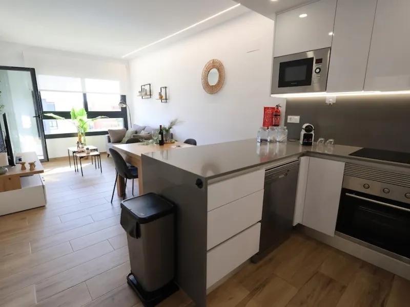 Modern & Move-In Ready Apartment in Villamartin