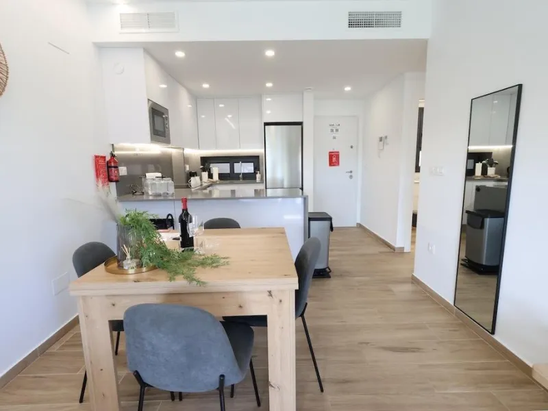 Modern & Move-In Ready Apartment in Villamartin