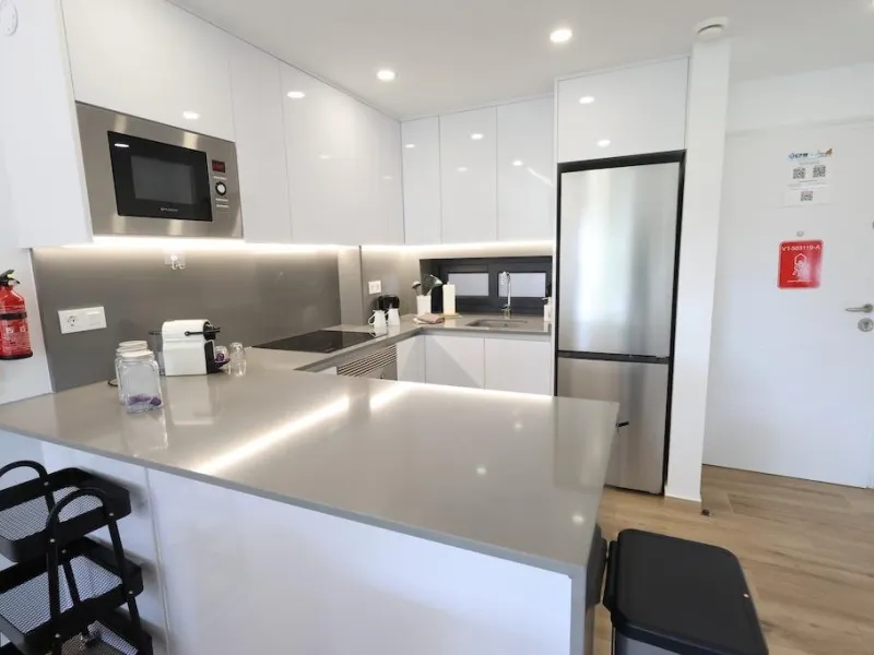 Modern & Move-In Ready Apartment in Villamartin