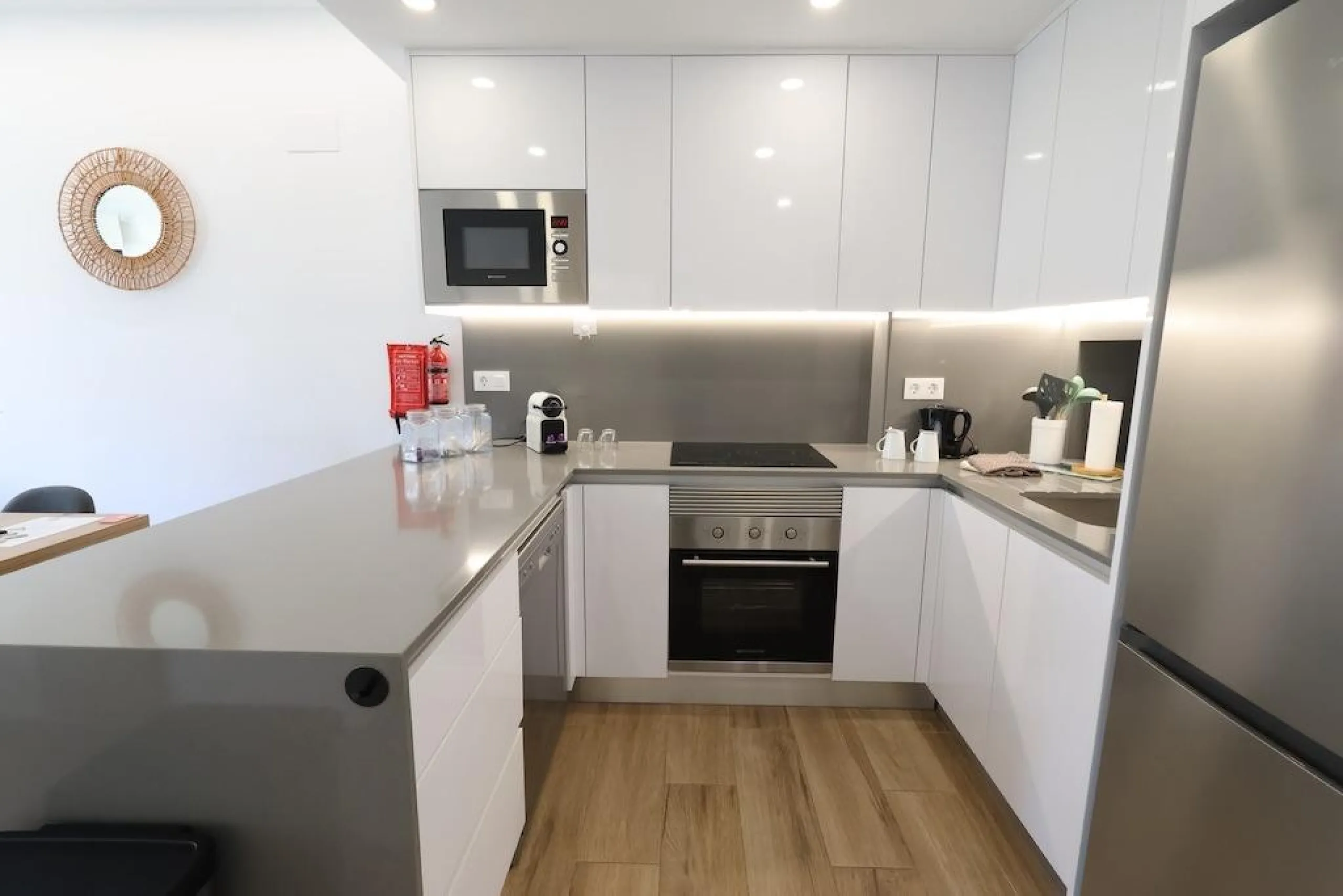 Modern & Move-In Ready Apartment in Villamartin