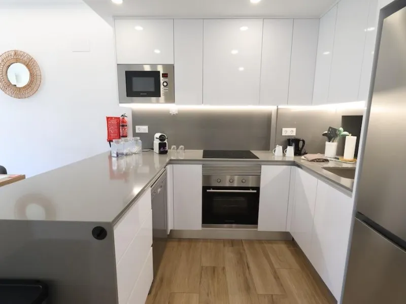 Modern & Move-In Ready Apartment in Villamartin