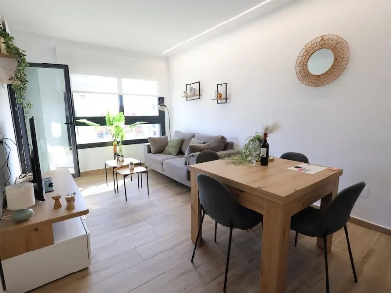 Modern & Move-In Ready Apartment in Villamartin