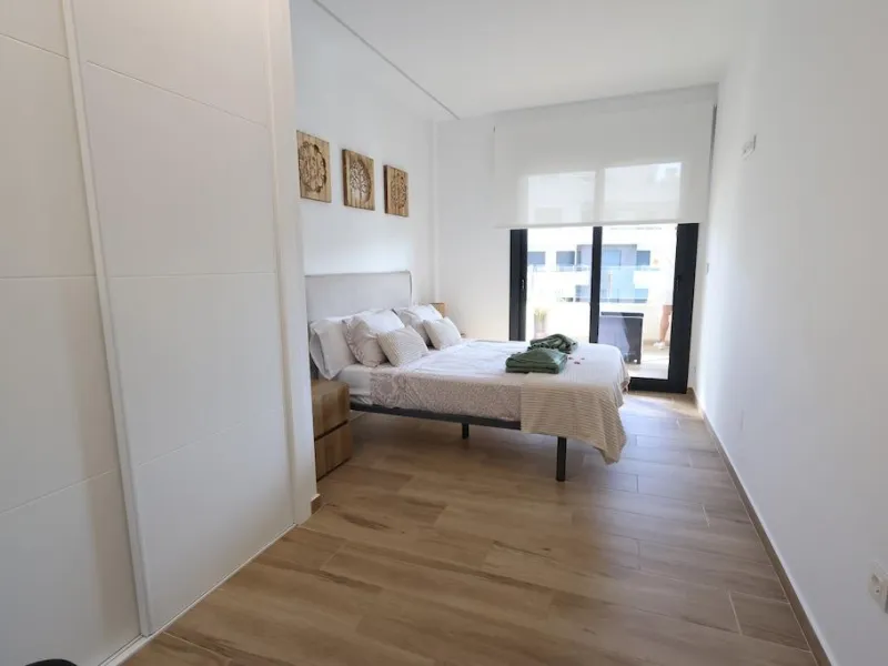 Modern & Move-In Ready Apartment in Villamartin