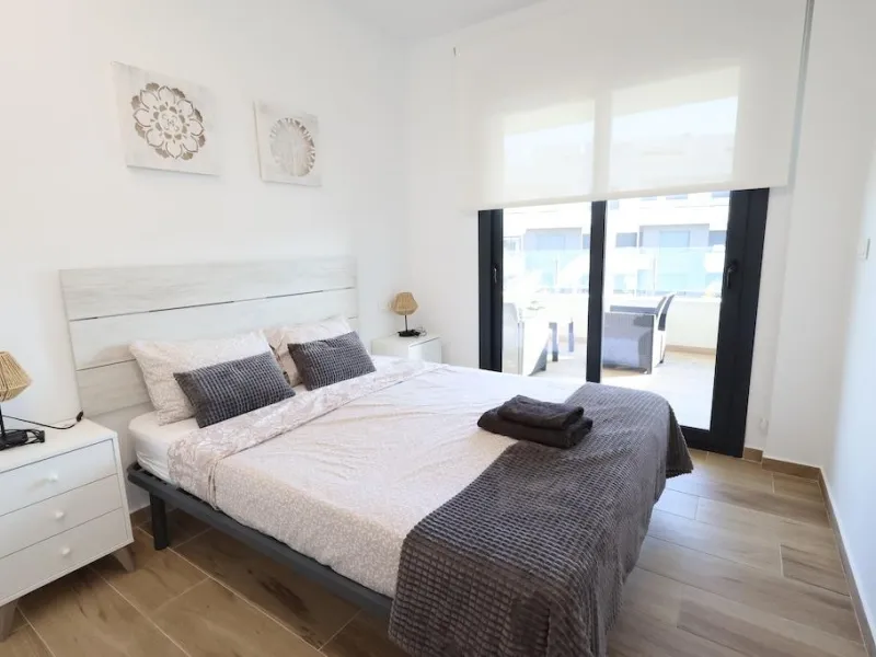 Modern & Move-In Ready Apartment in Villamartin