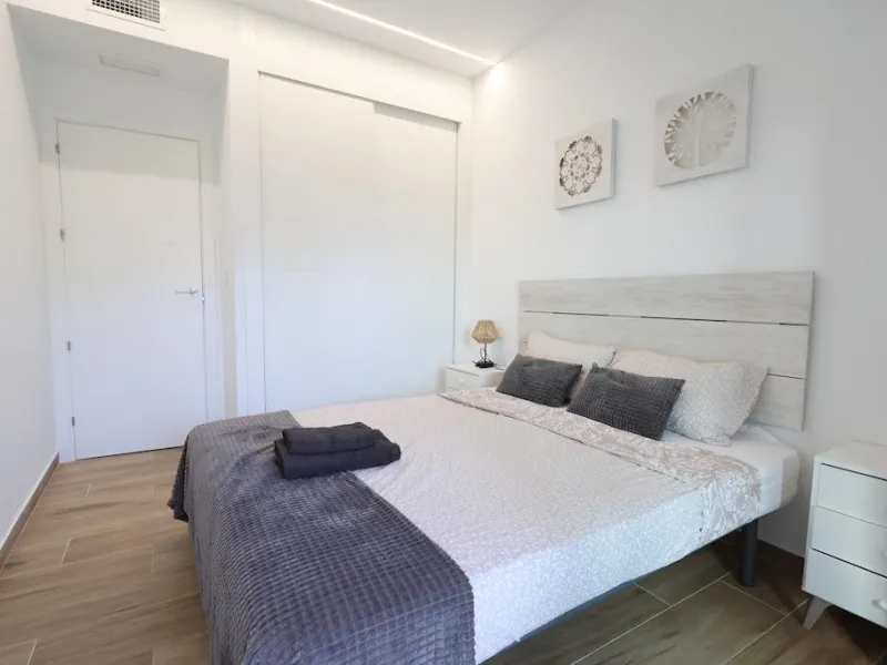 Modern & Move-In Ready Apartment in Villamartin