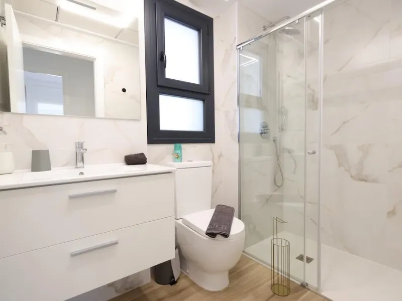 Modern & Move-In Ready Apartment in Villamartin