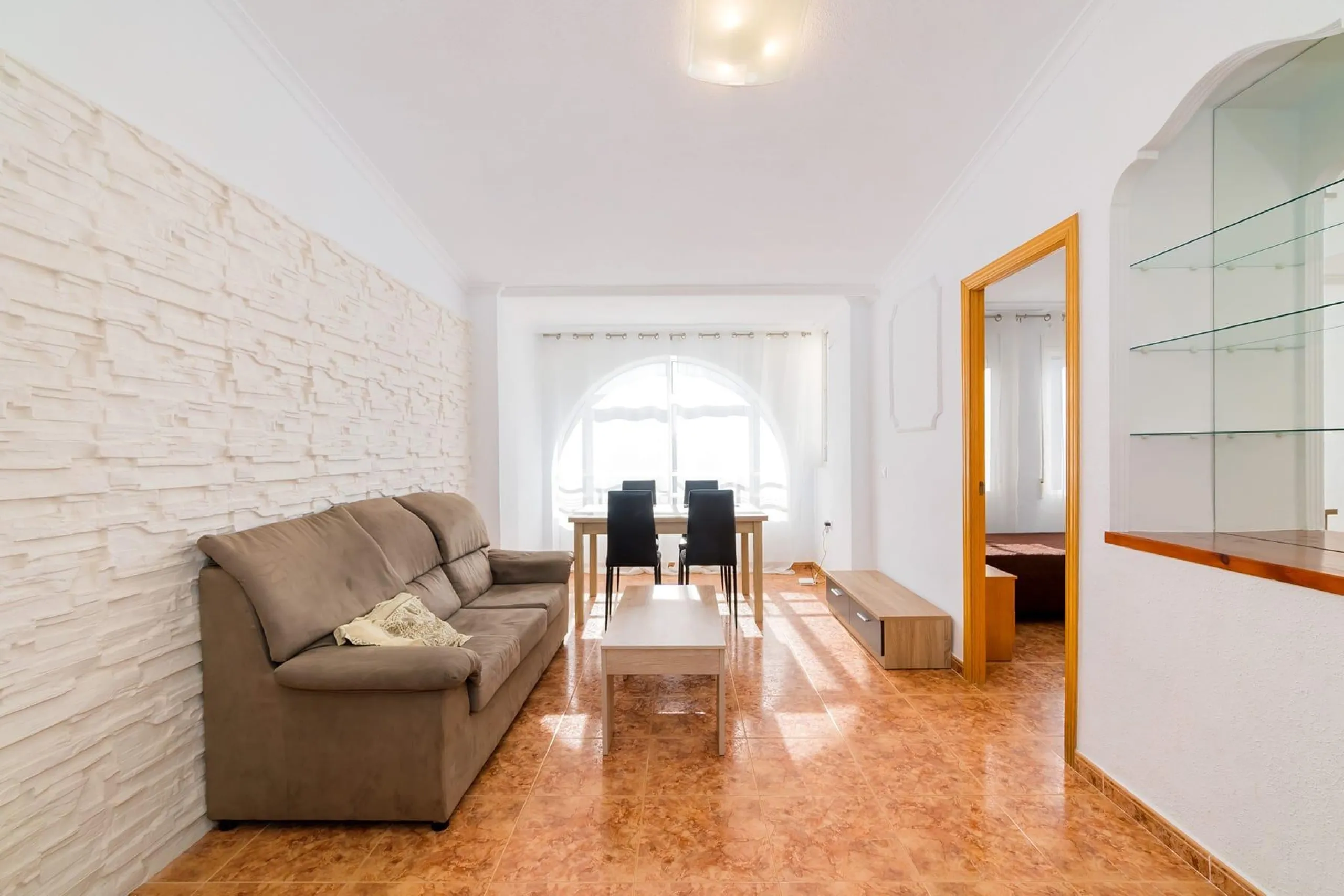 Amplio Apartamento Reformado con piscina comunitaria a 600 metros de la playa del Cura