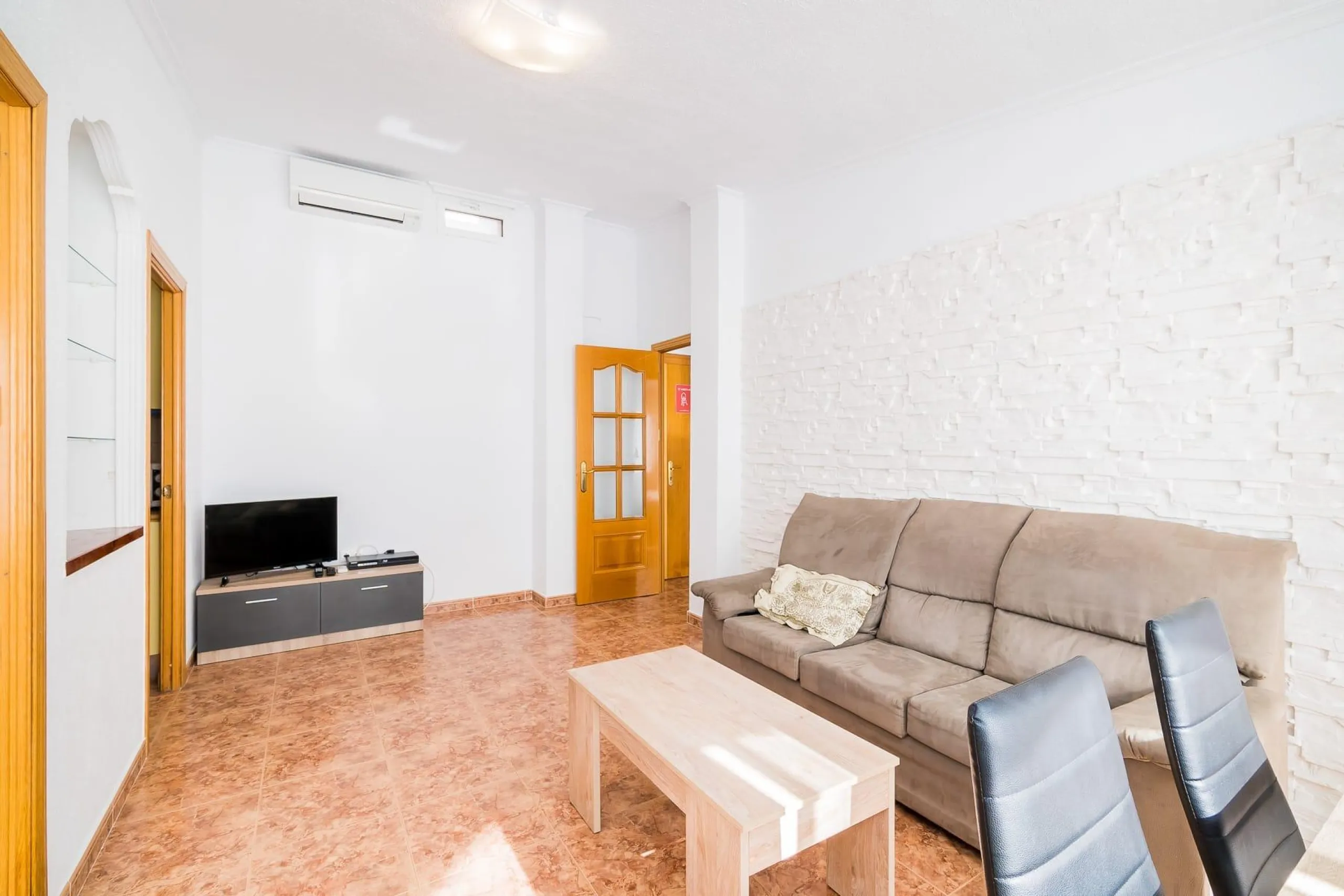 Amplio Apartamento Reformado con piscina comunitaria a 600 metros de la playa del Cura
