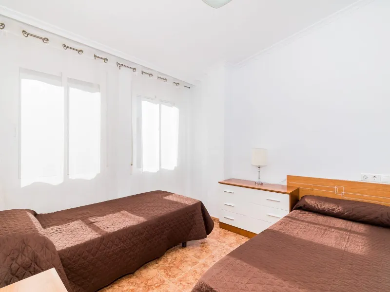 Amplio Apartamento Reformado con piscina comunitaria a 600 metros de la playa del Cura