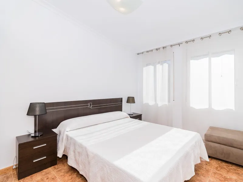 Amplio Apartamento Reformado con piscina comunitaria a 600 metros de la playa del Cura