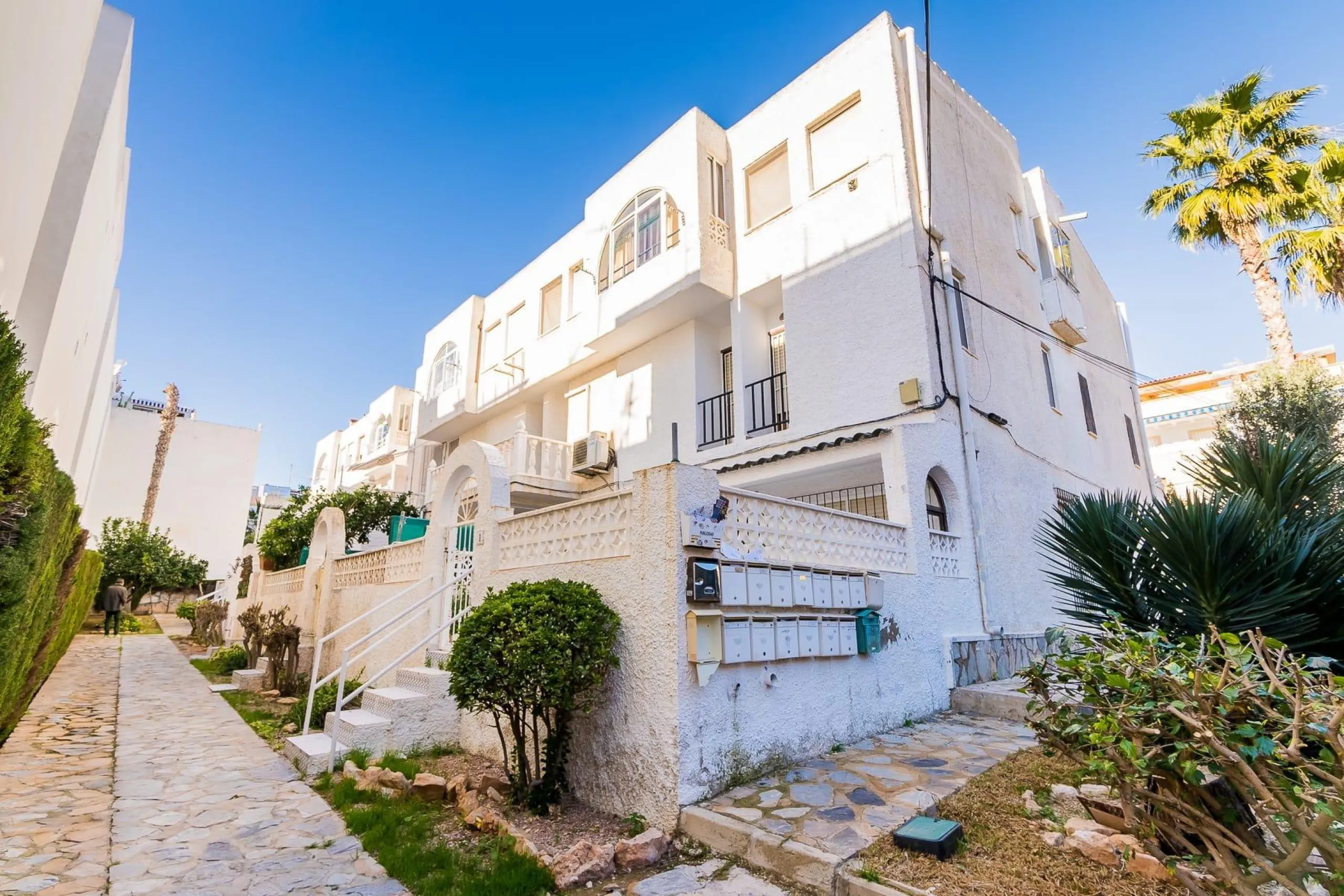Amplio Apartamento Reformado con piscina comunitaria a 600 metros de la playa del Cura
