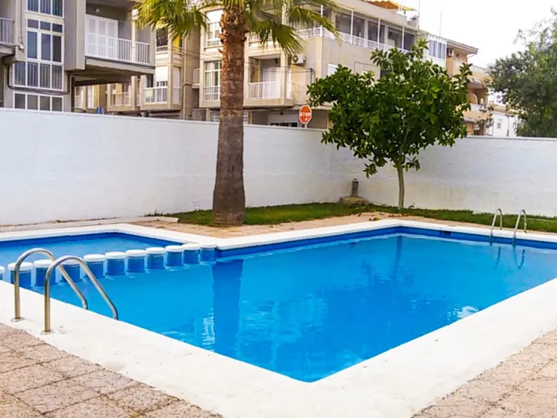 Amplio Apartamento Reformado con piscina comunitaria a 600 metros de la playa del Cura