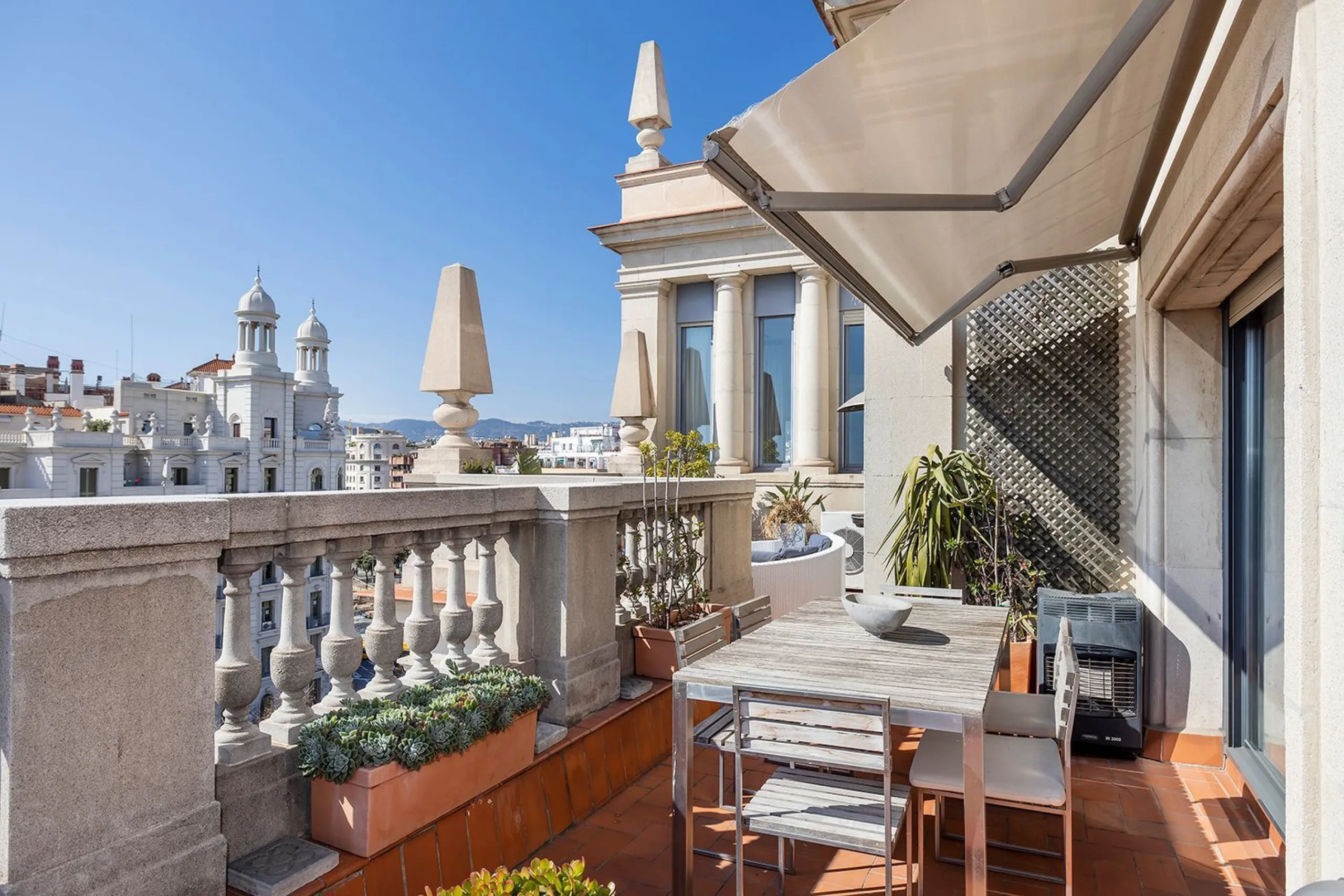 Ático singular con terrazas panorámicas en el Eixample, Barcelona