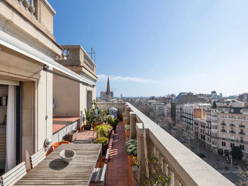 Ático singular con terrazas panorámicas en el Eixample, Barcelona