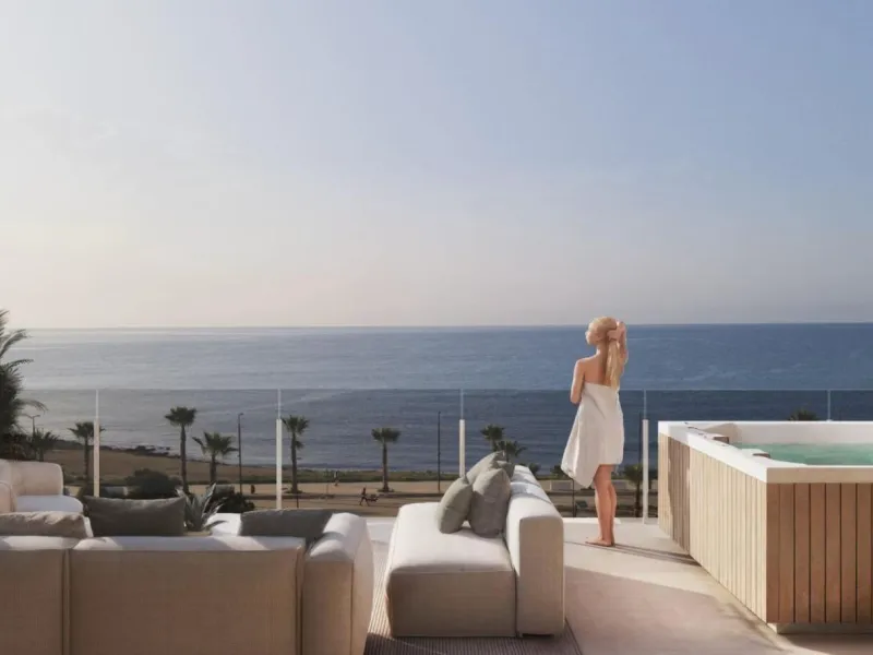 Seafront apartments, just 400 m from the beach 🏝️