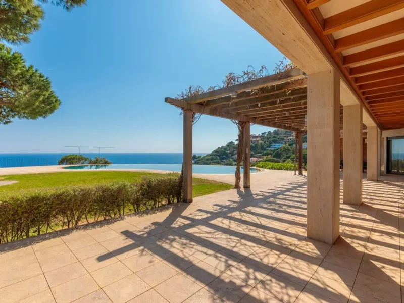 Luxury villa with sea views in Punta Brava, Sant Feliu de Guíxols