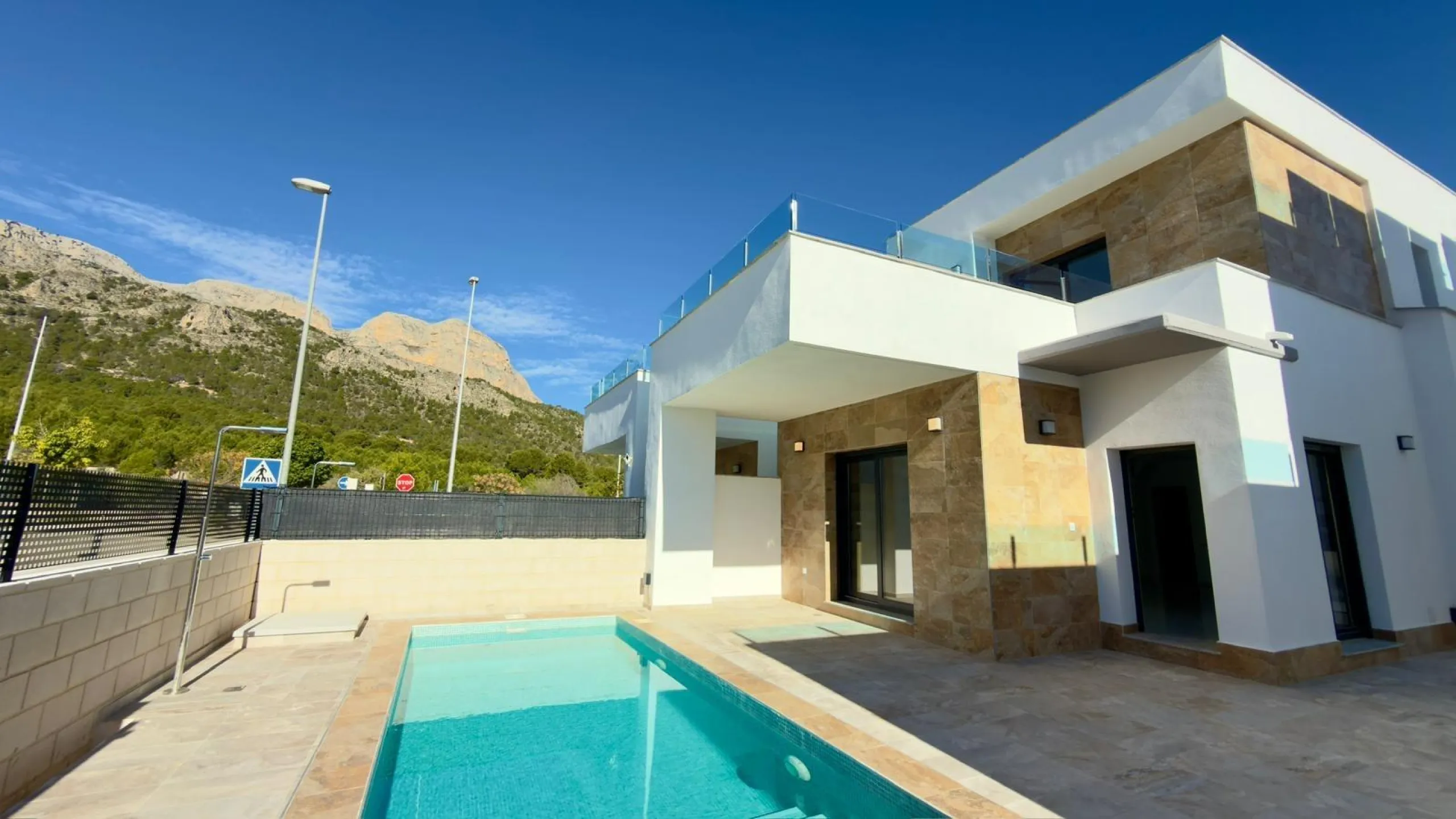 Exclusiva villa en Polop con vistas a las montañas
