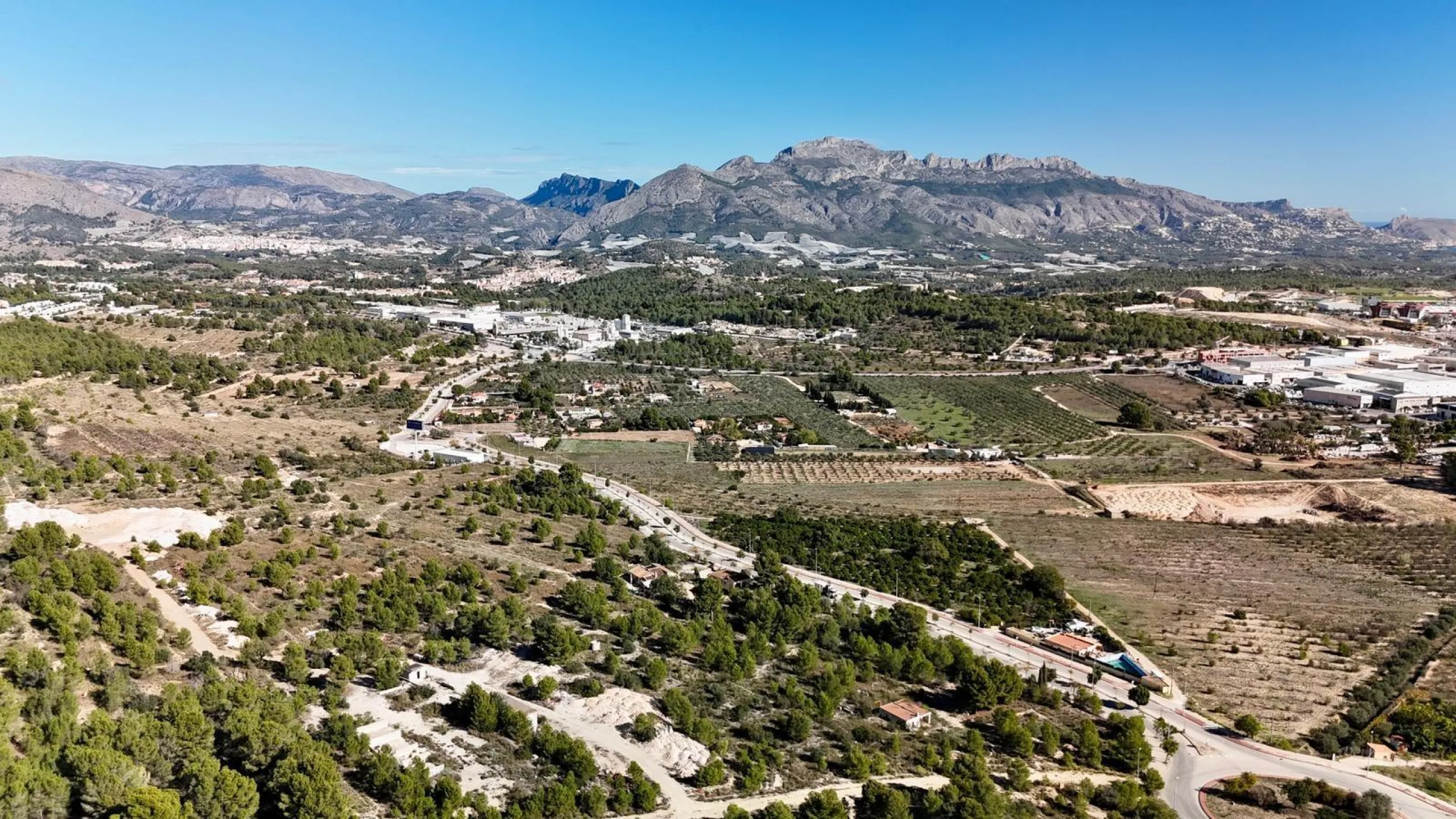 Exclusiva villa en Polop con vistas a las montañas