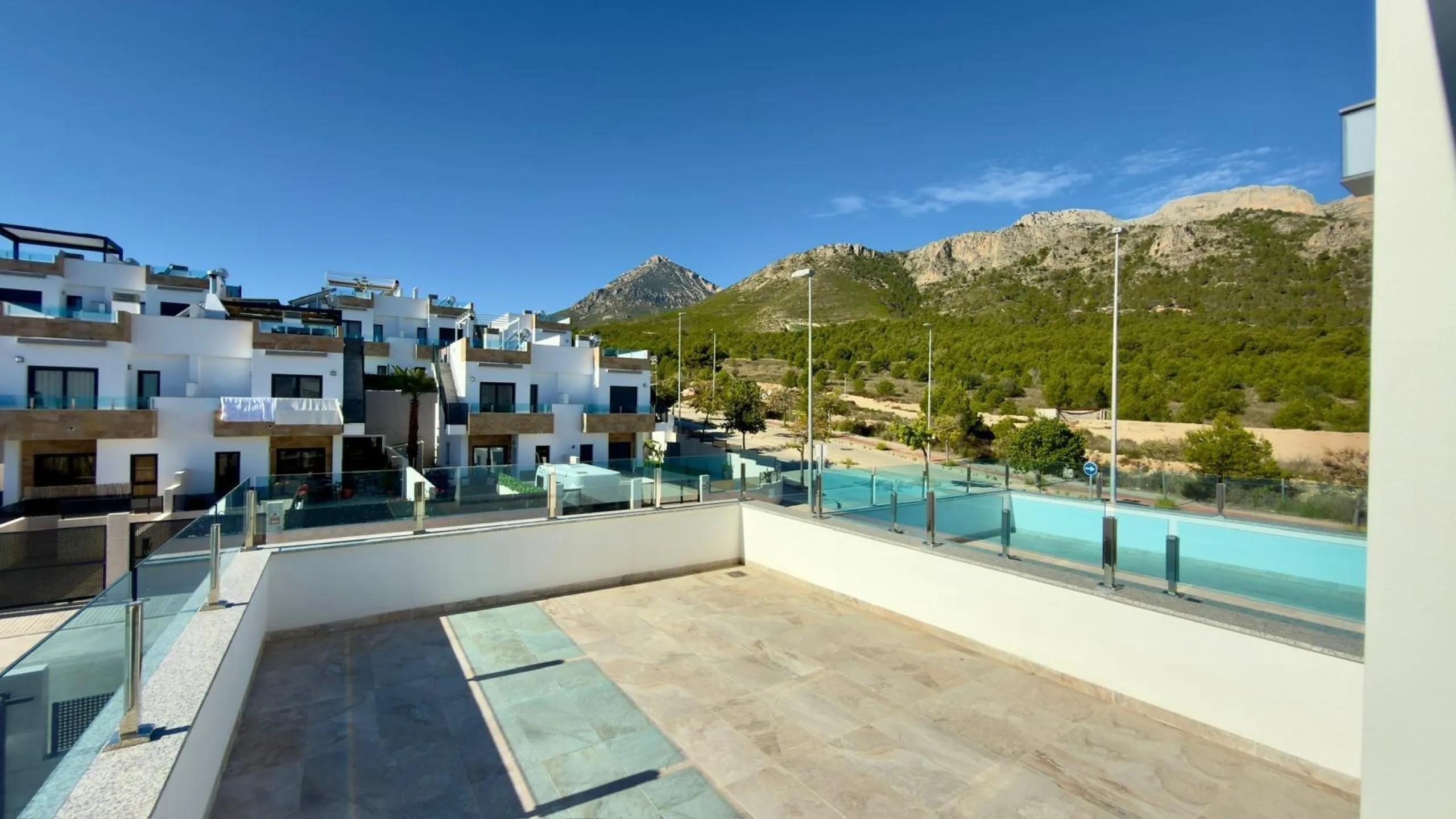 Exclusiva villa en Polop con vistas a las montañas