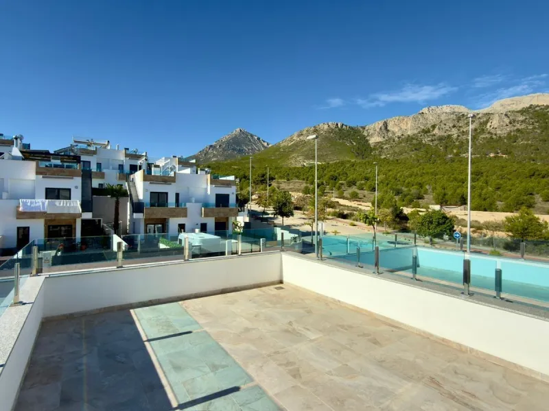 Exclusiva villa en Polop con vistas a las montañas