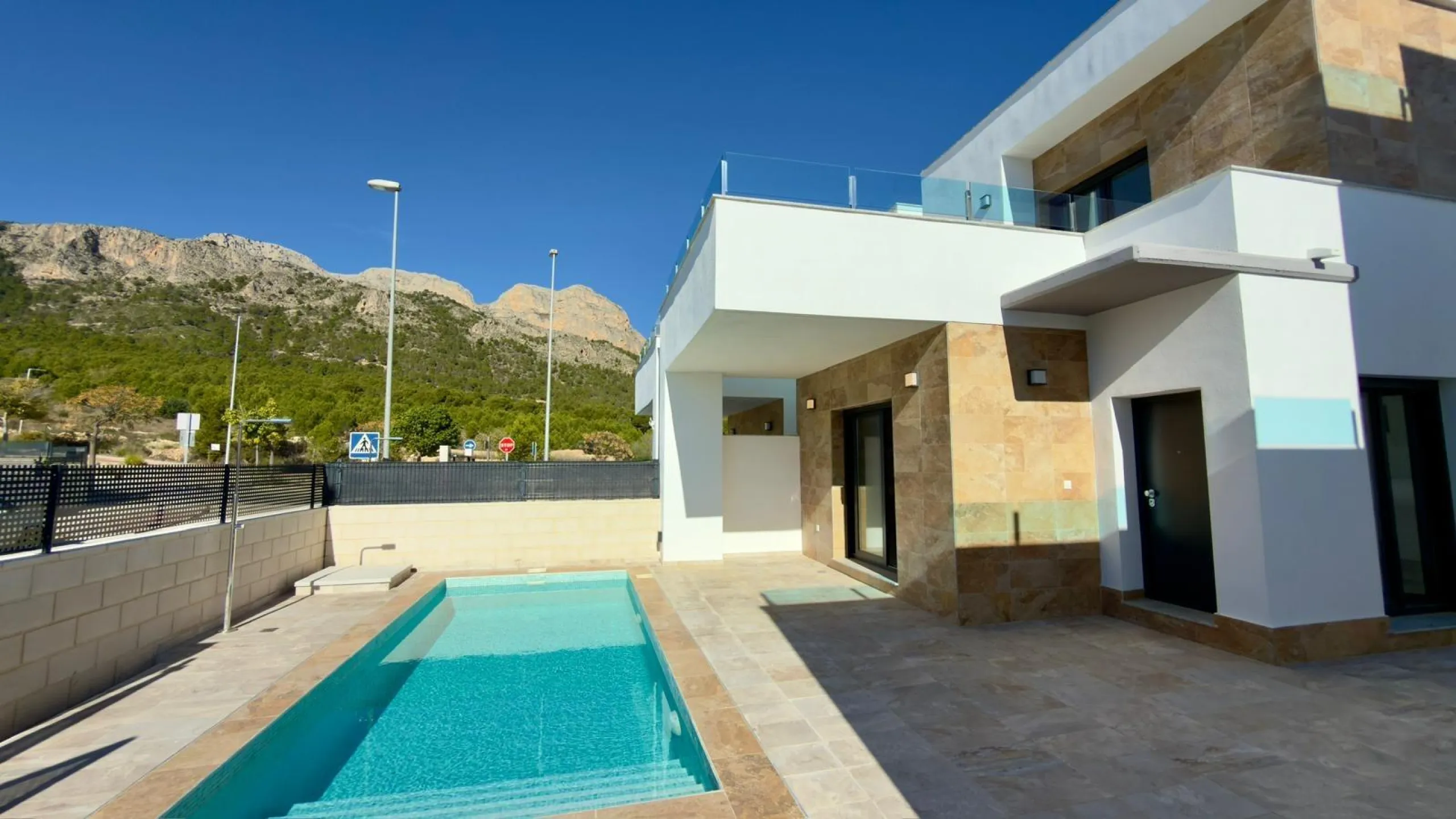 Exclusiva villa en Polop con vistas a las montañas