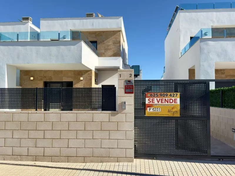 Exclusiva villa en Polop con vistas a las montañas