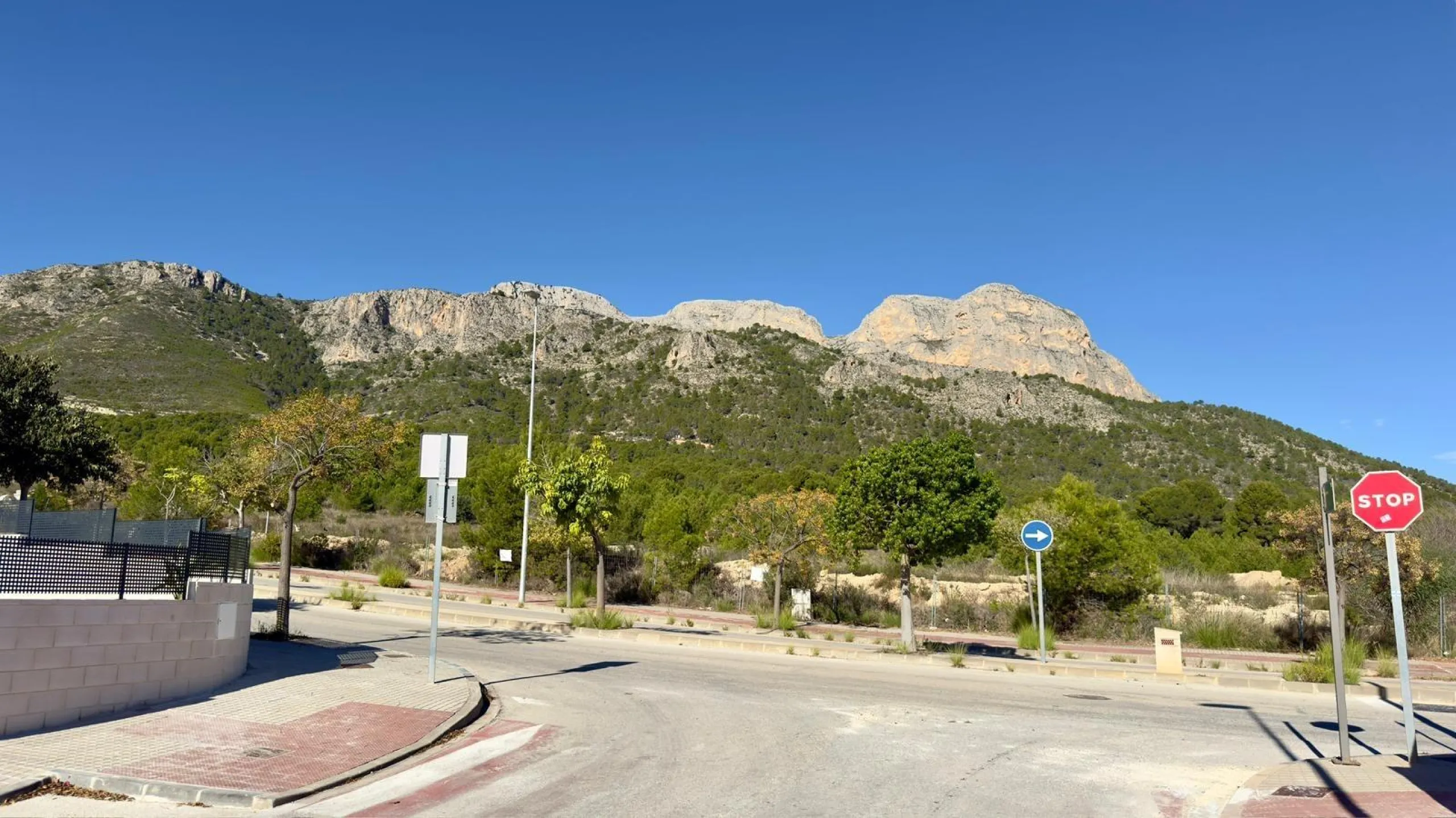 Exclusiva villa en Polop con vistas a las montañas