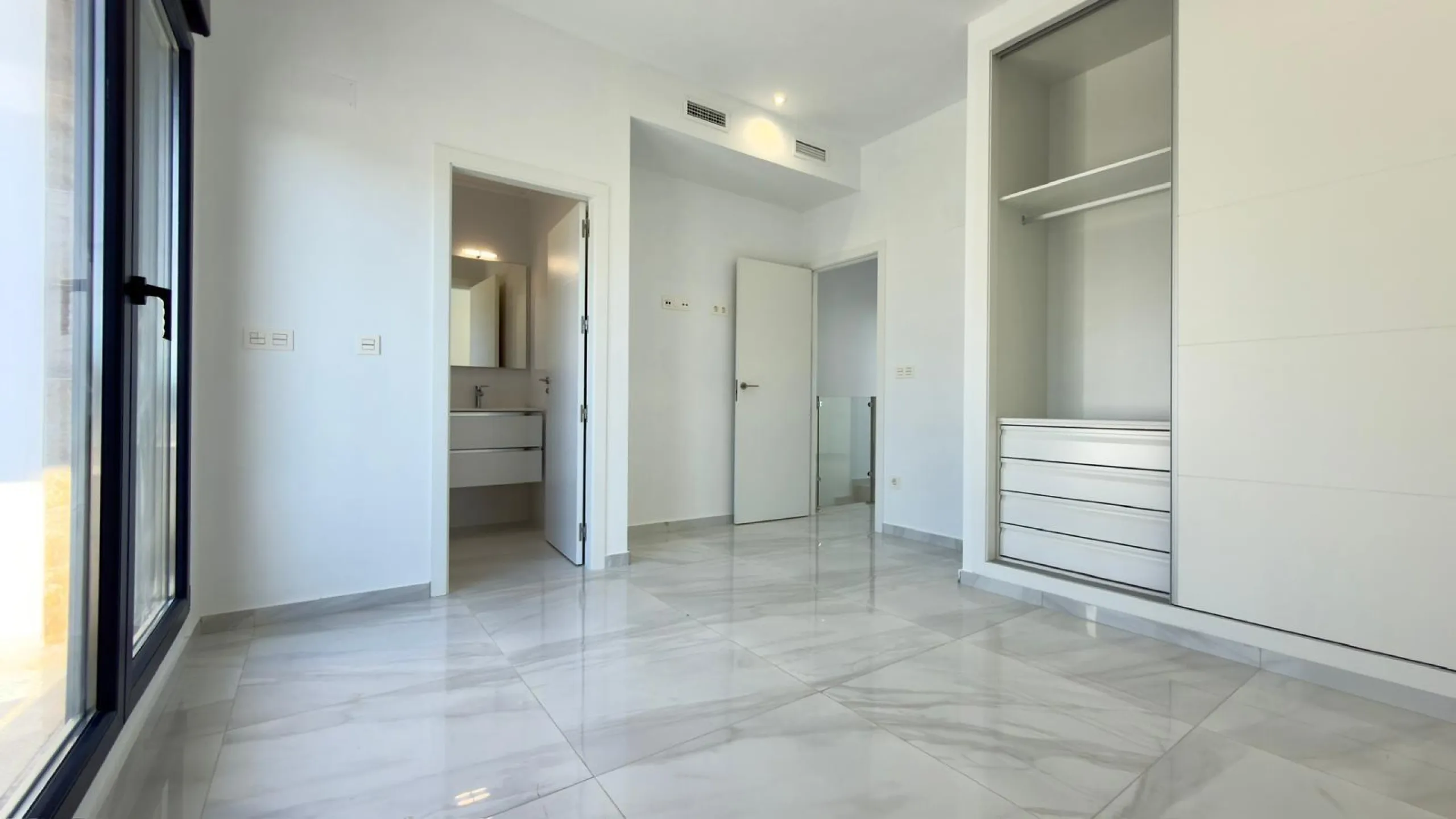 Exclusiva villa en Polop con vistas a las montañas