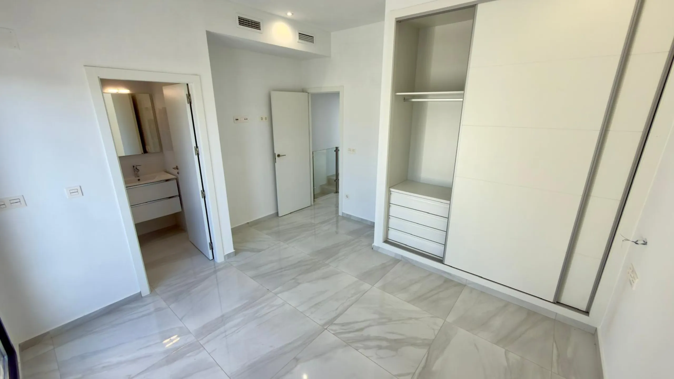 Exclusiva villa en Polop con vistas a las montañas