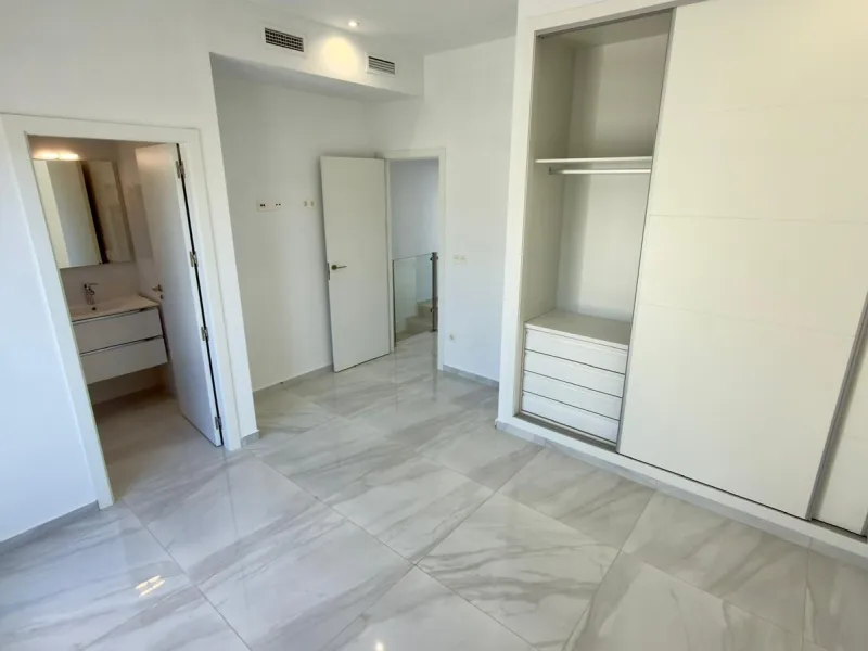 Exclusiva villa en Polop con vistas a las montañas