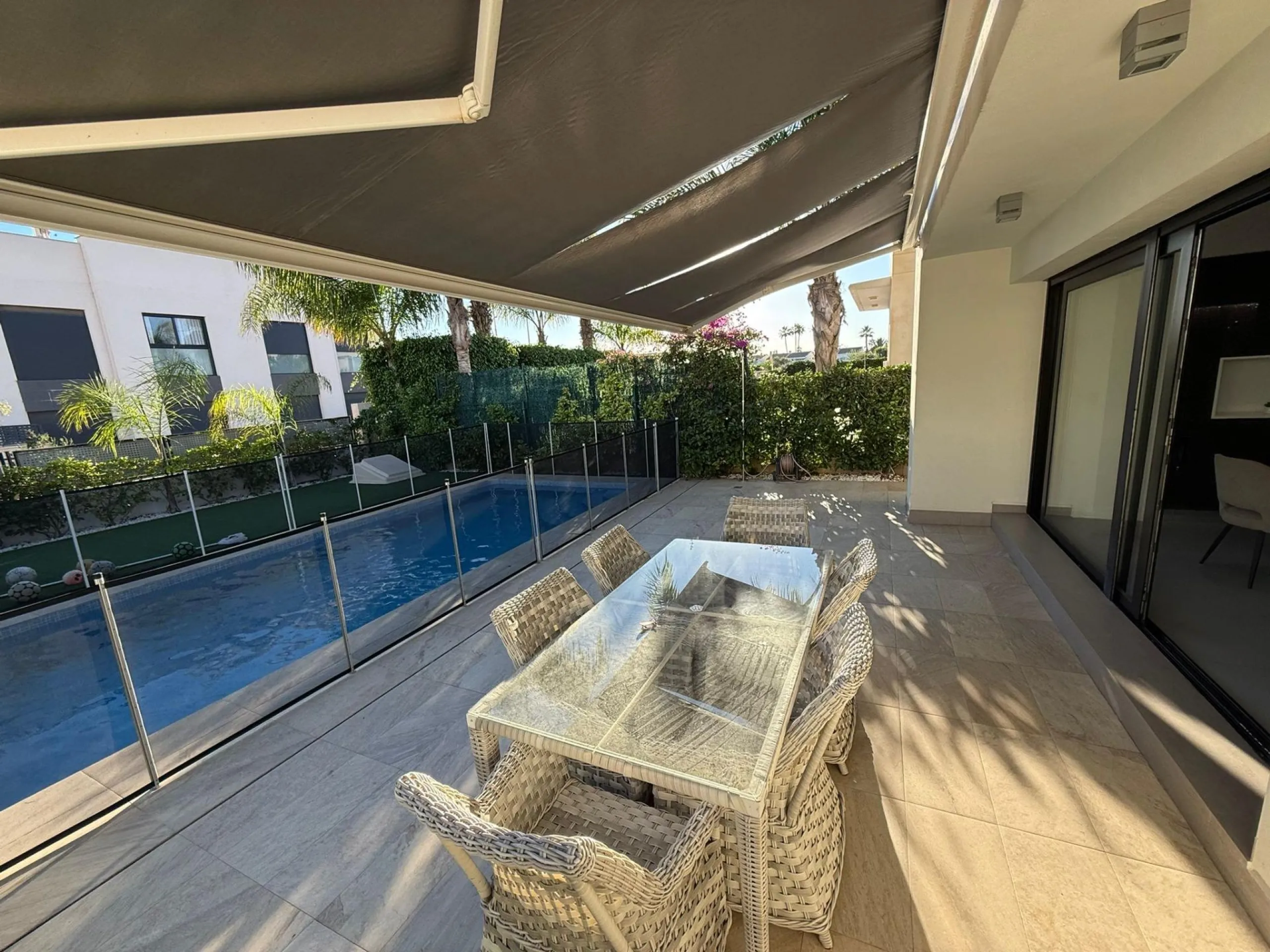 Magnificent detached villa with a plot of 300 m2