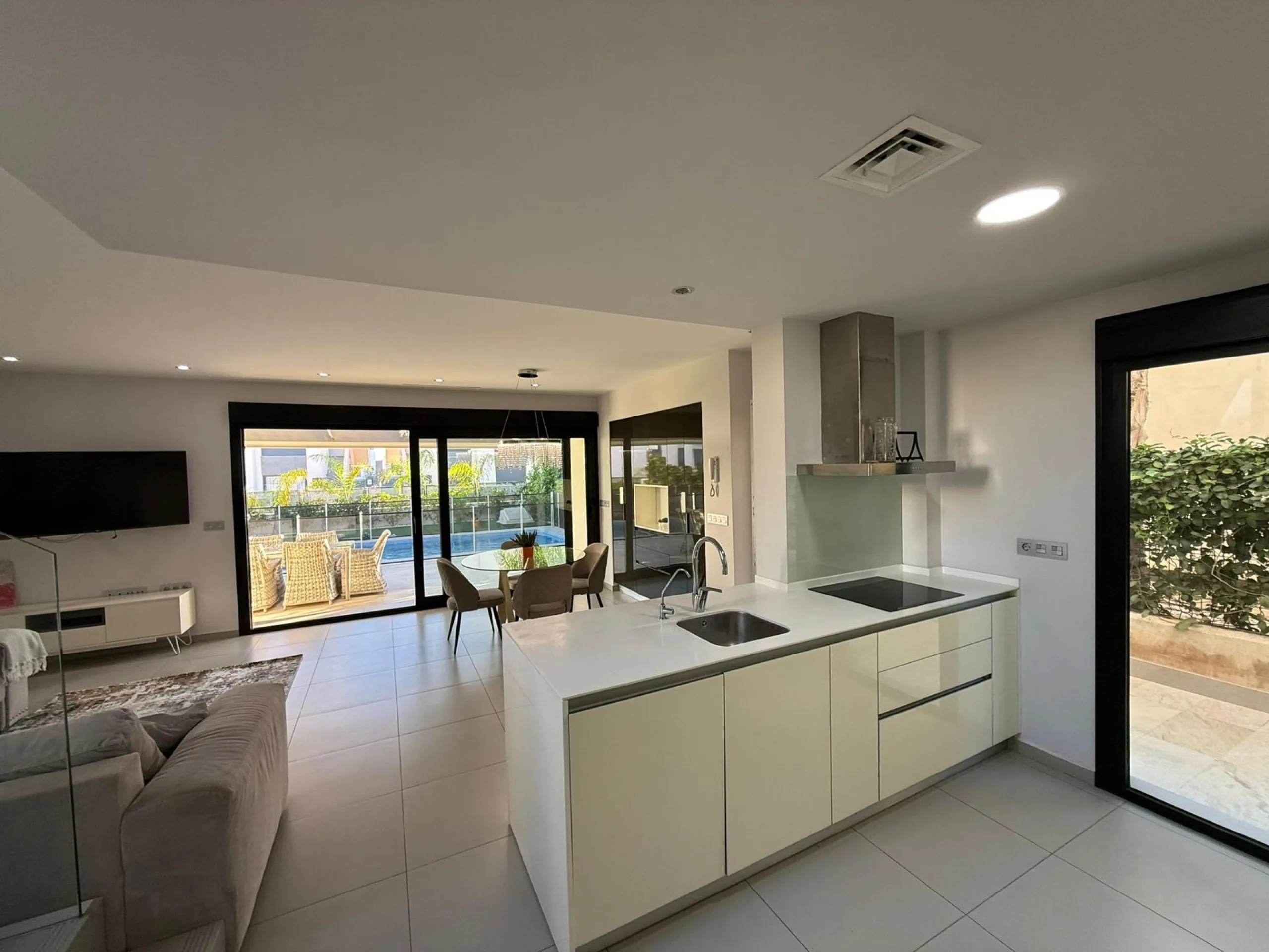 Magnificent detached villa with a plot of 300 m2