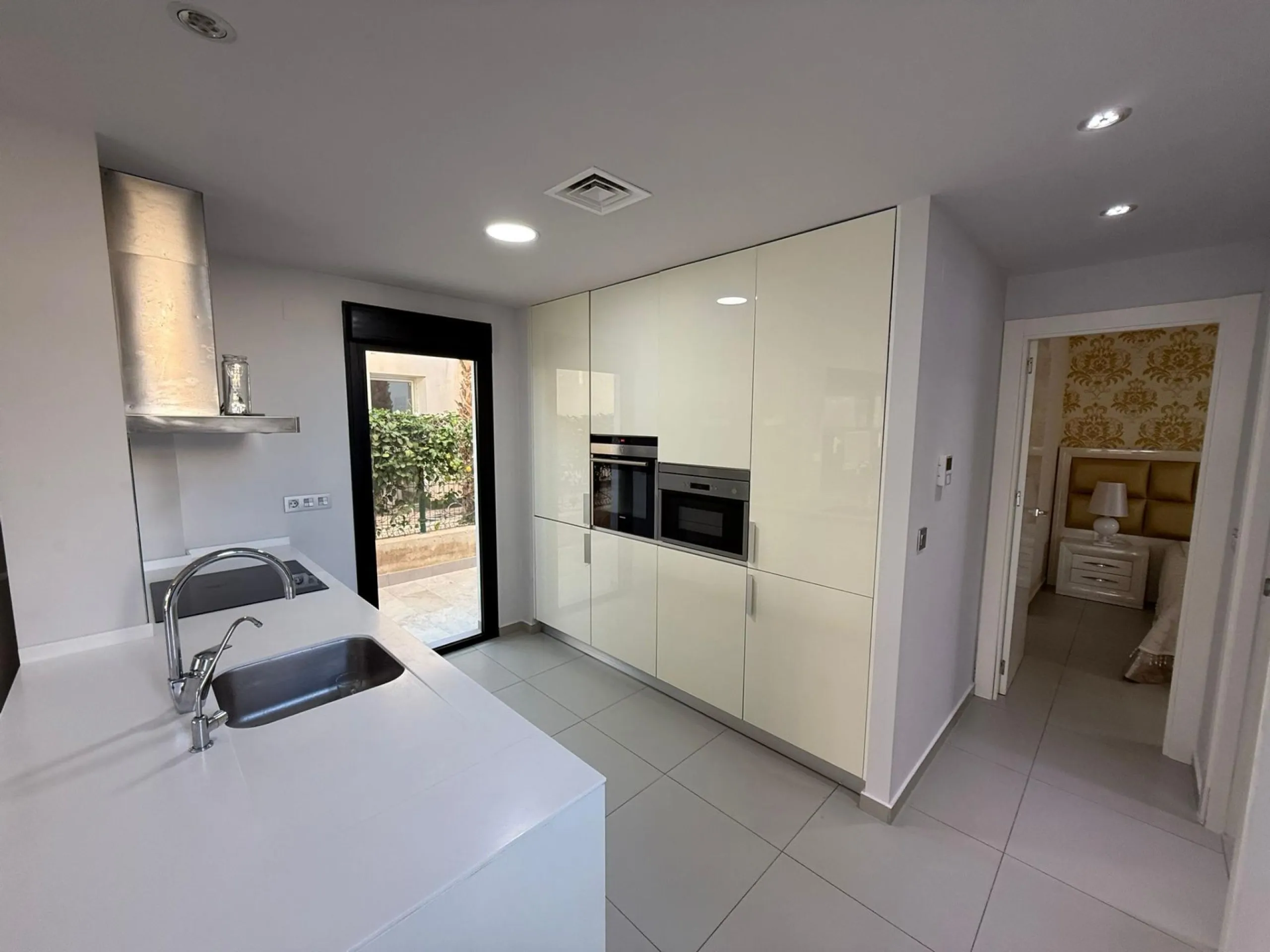 Magnificent detached villa with a plot of 300 m2