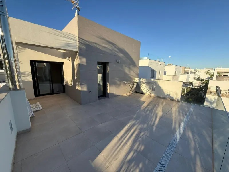 Magnificent detached villa with a plot of 300 m2