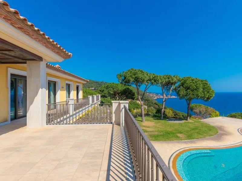 Luxury villa with sea views in Punta Brava, Sant Feliu de Guíxols