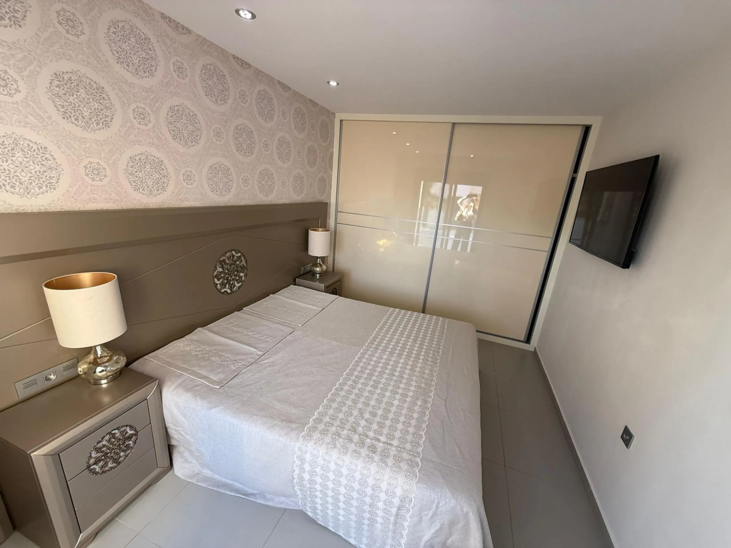 Magnificent detached villa with a plot of 300 m2