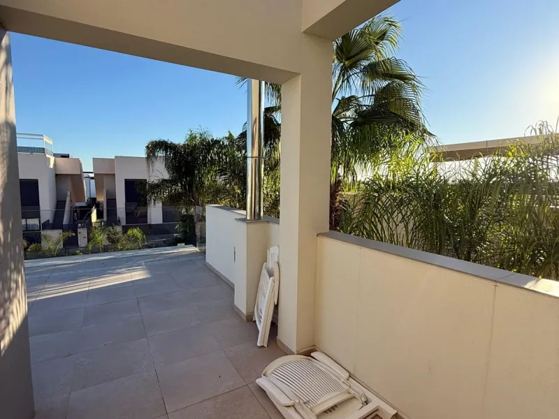 Magnificent detached villa with a plot of 300 m2