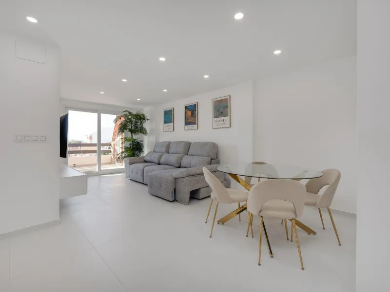 Modern Renovated Apartment in Playa de los Náufragos, Torrevieja 3 Bedrooms 2 Bathrooms
