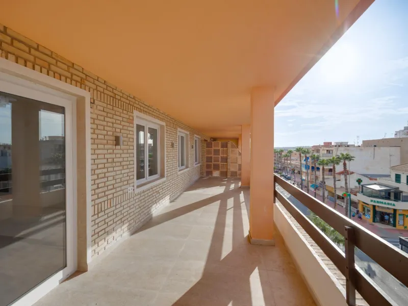 Moderno Apartamento Reformado en Playa de los Náufragos, Torrevieja 3 habitaciones 2 baños