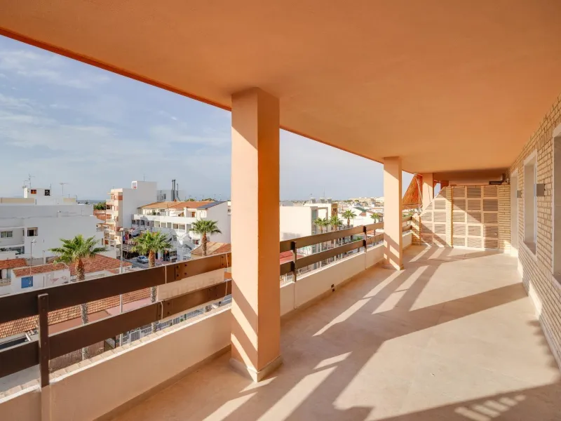 Moderno Apartamento Reformado en Playa de los Náufragos, Torrevieja 3 habitaciones 2 baños