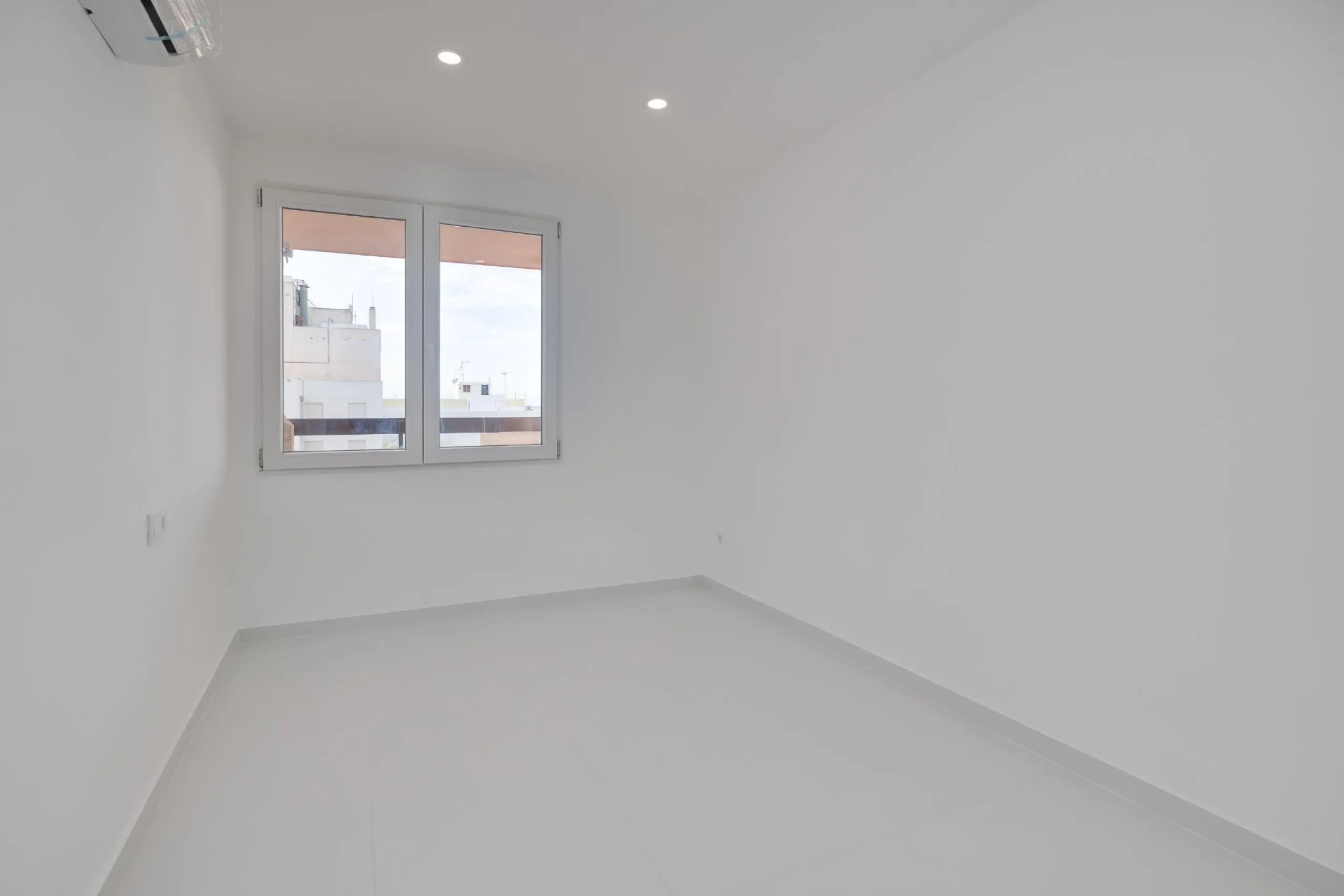 Moderno Apartamento Reformado en Playa de los Náufragos, Torrevieja 3 habitaciones 2 baños