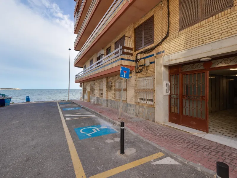 Moderno Apartamento Reformado en Playa de los Náufragos, Torrevieja 3 habitaciones 2 baños