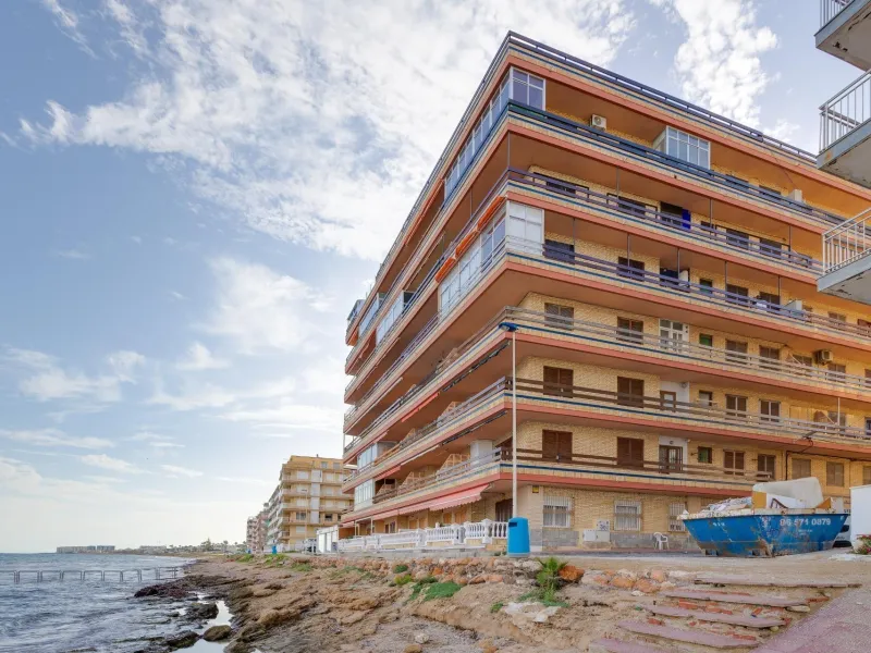 Moderno Apartamento Reformado en Playa de los Náufragos, Torrevieja 3 habitaciones 2 baños