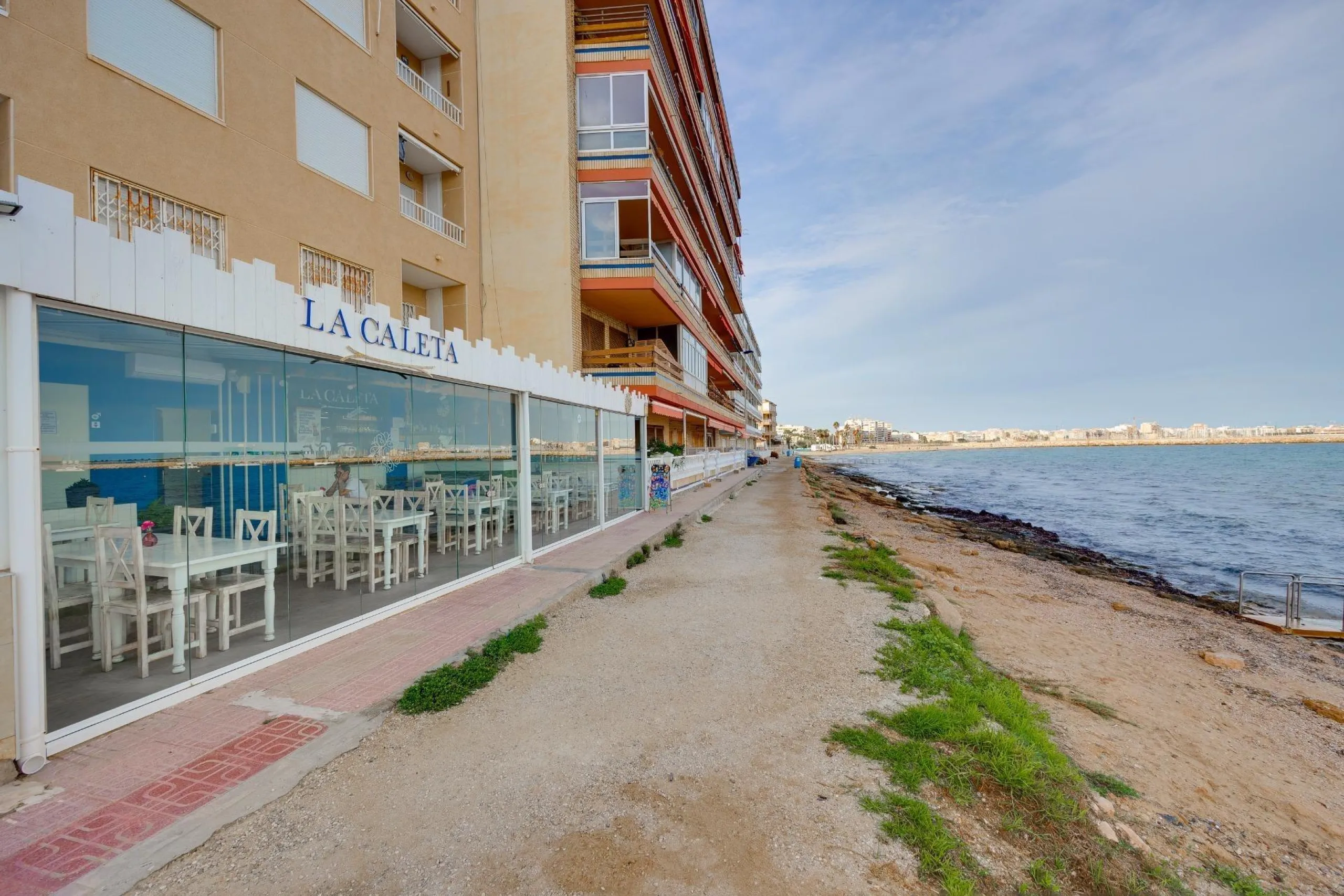 Moderno Apartamento Reformado en Playa de los Náufragos, Torrevieja 3 habitaciones 2 baños