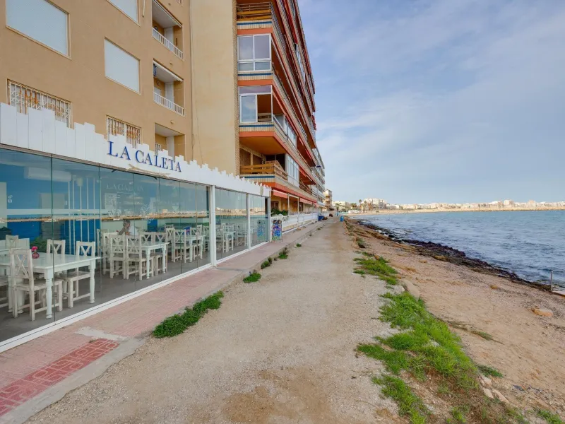 Moderno Apartamento Reformado en Playa de los Náufragos, Torrevieja 3 habitaciones 2 baños