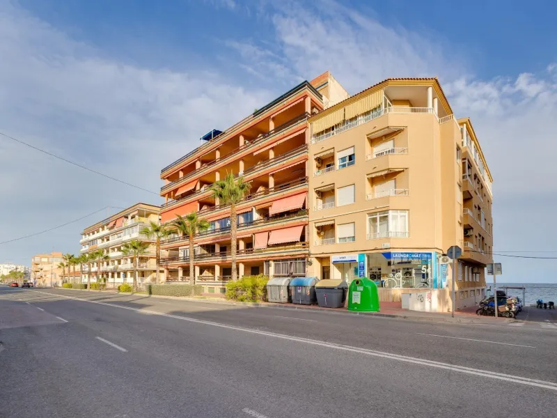 Moderno Apartamento Reformado en Playa de los Náufragos, Torrevieja 3 habitaciones 2 baños