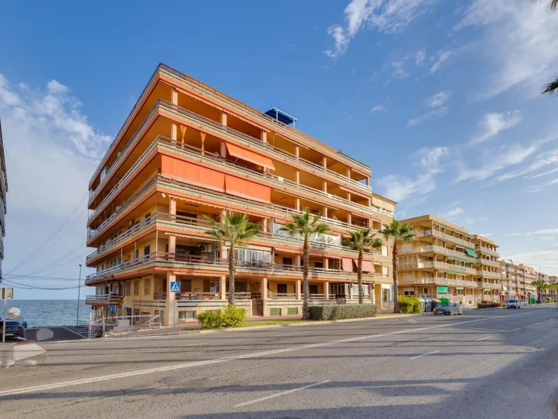 Moderno Apartamento Reformado en Playa de los Náufragos, Torrevieja 3 habitaciones 2 baños