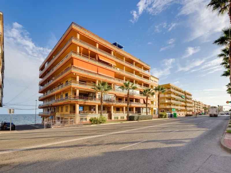 Moderno Apartamento Reformado en Playa de los Náufragos, Torrevieja 3 habitaciones 2 baños